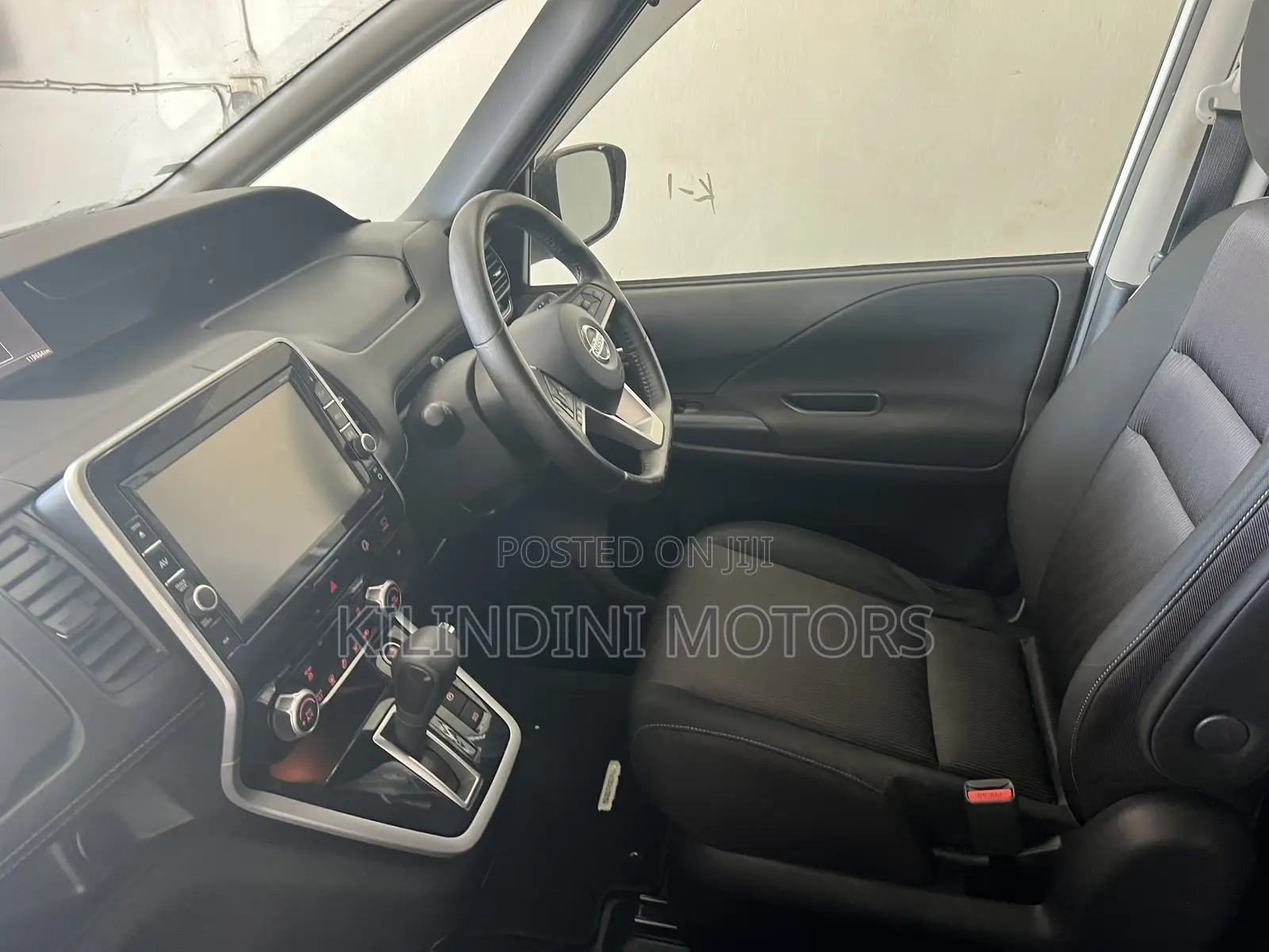 Nissan Serena 2018 White