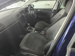 Volkswagen Golf 2018 Blue