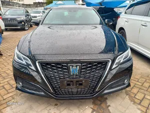 Toyota Crown 2019 Black