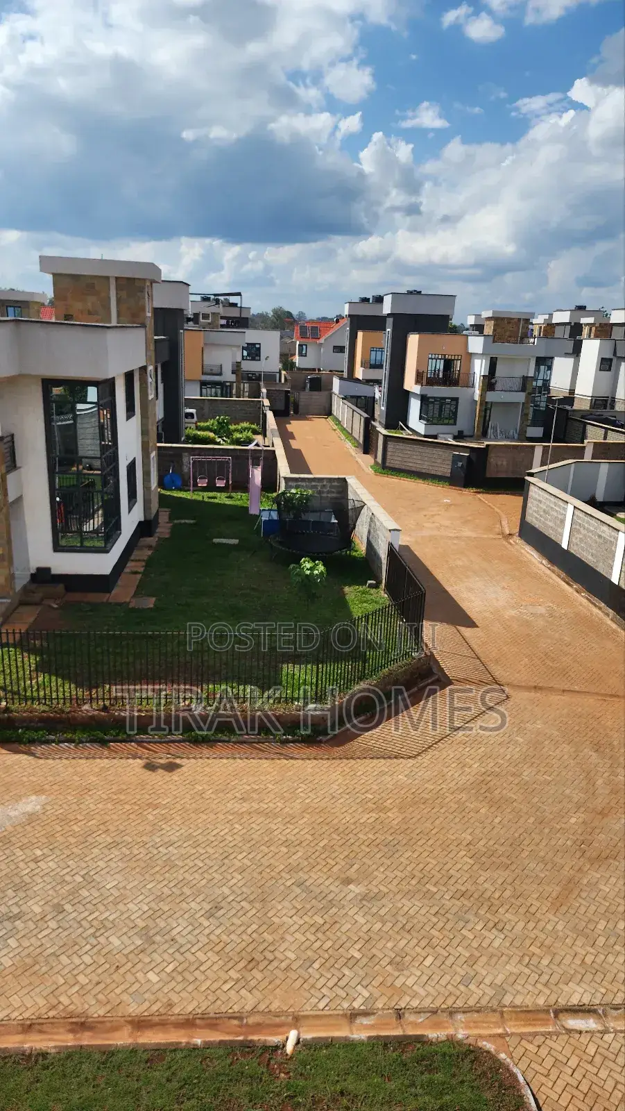 4bdrm Mansion in Windsor Annex1, Kenyatta Road / Theta for rent