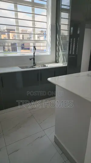 4bdrm Mansion in Windsor Annex1, Kenyatta Road / Theta for rent