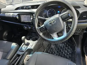 Toyota Hilux 2018 Black