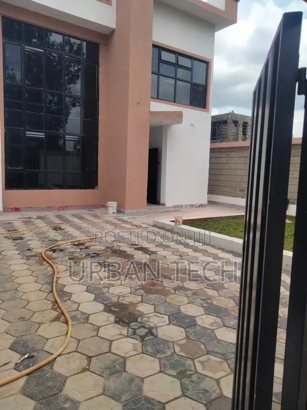 4bdrm Maisonette in Kwa Kairu for sale