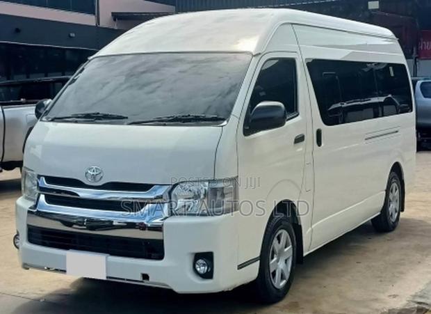 Toyota HiAce 2018 White
