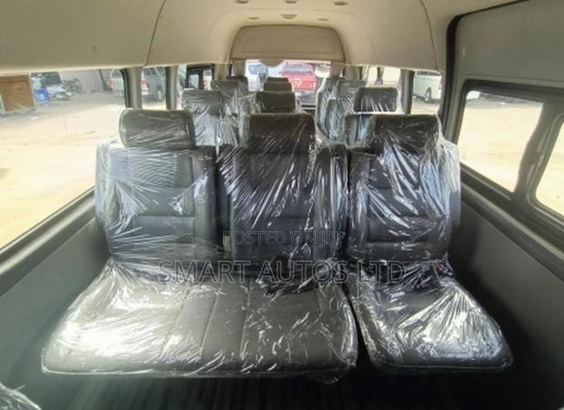 Toyota HiAce 2018 White - thumbnail 2