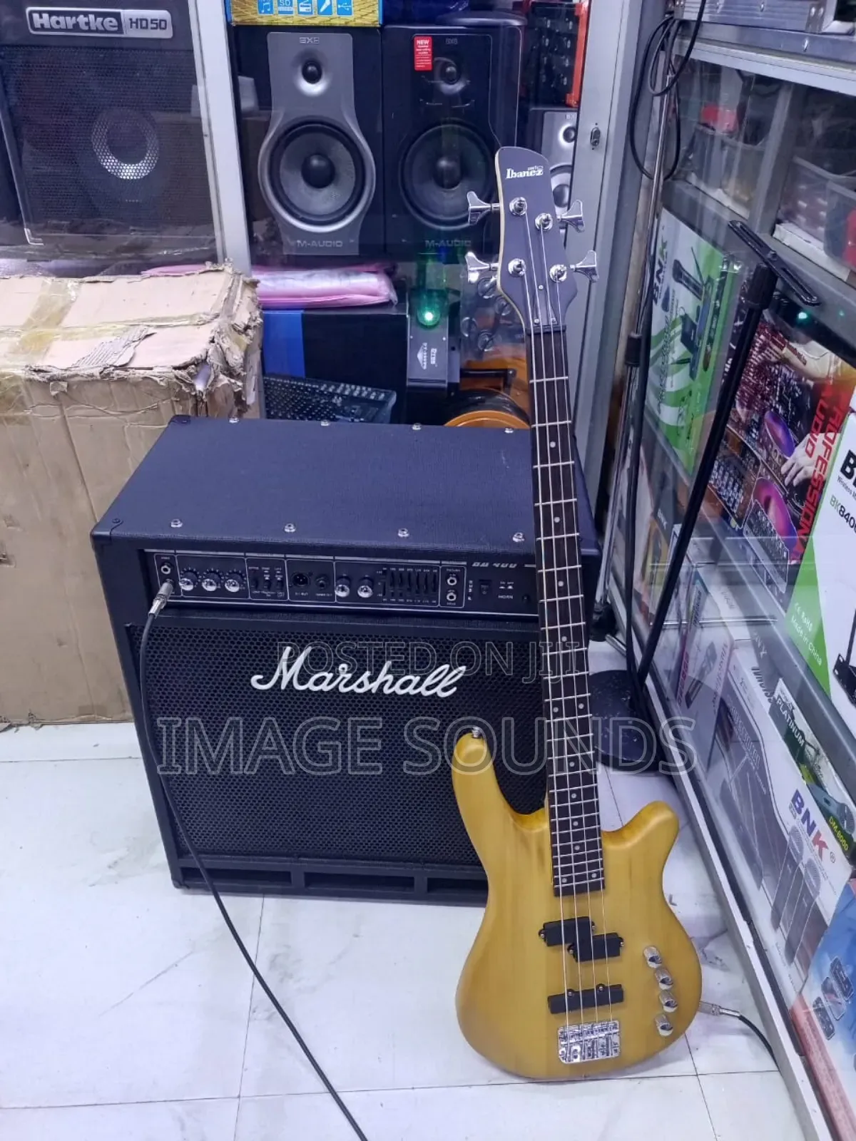 Bass Combo Marshall and 4strings Bass Guitar
