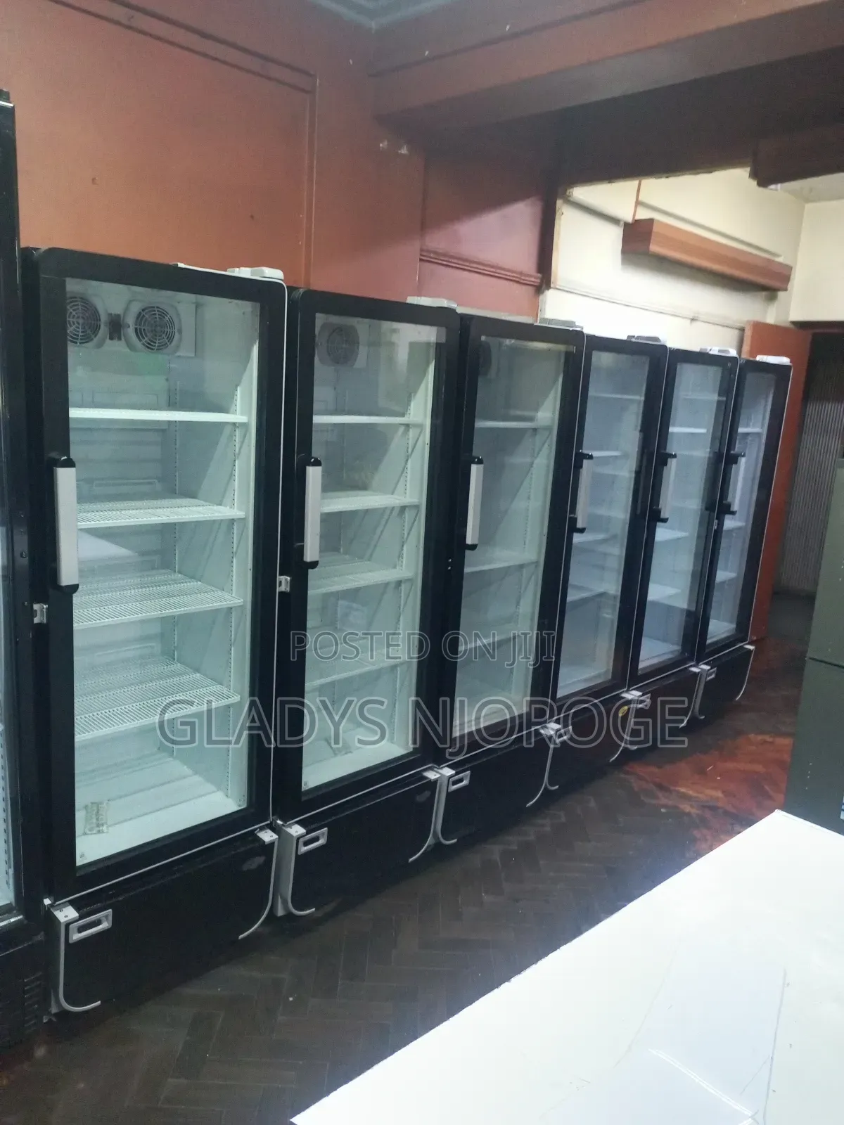 Commercial Chiller( as Good as New) Perfect Performance