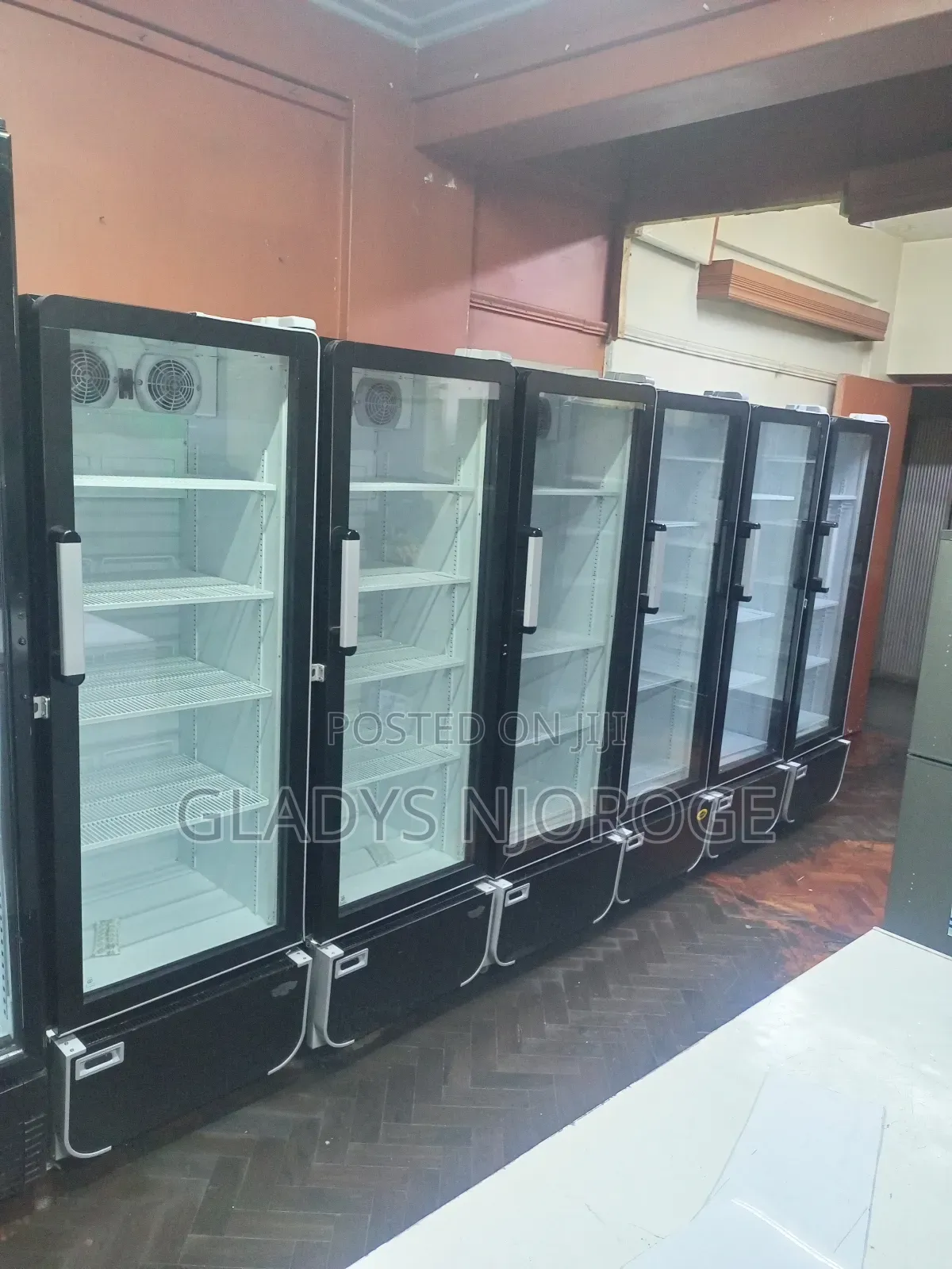 Commercial Chiller( as Good as New) Perfect Performance