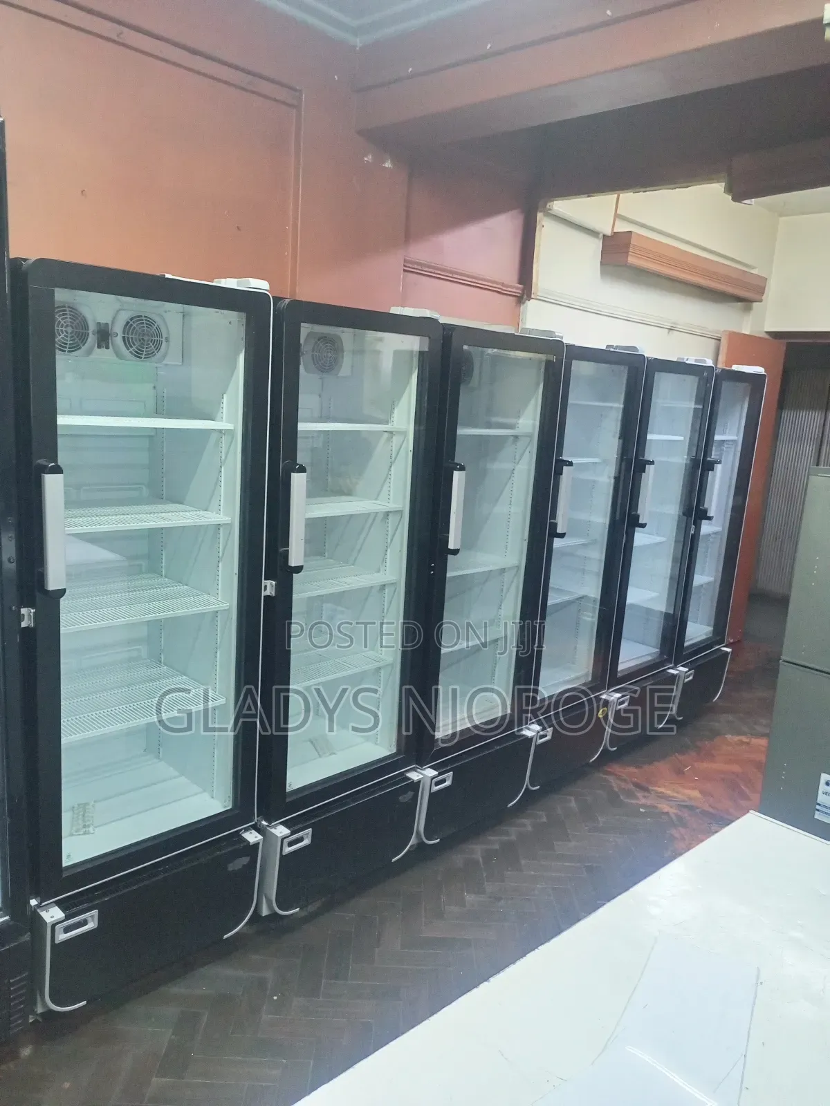 Commercial Chiller( as Good as New) Perfect Performance