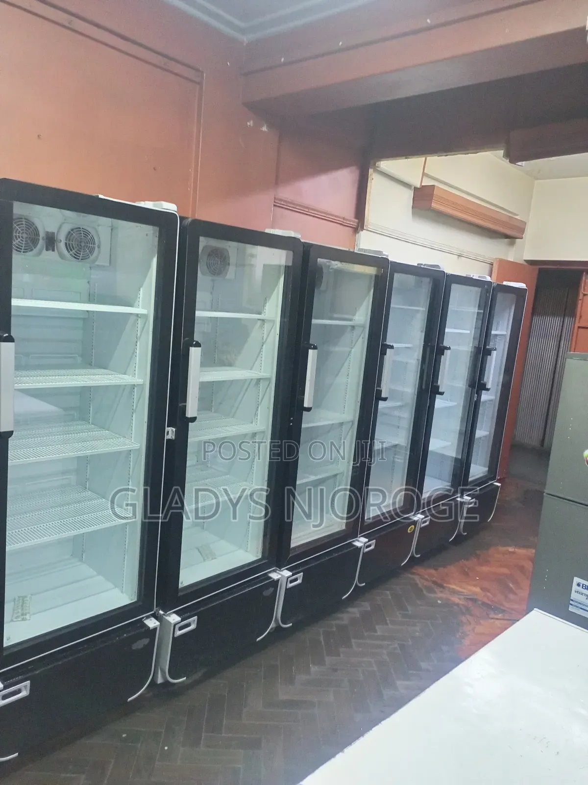 Commercial Chiller( as Good as New) Perfect Performance
