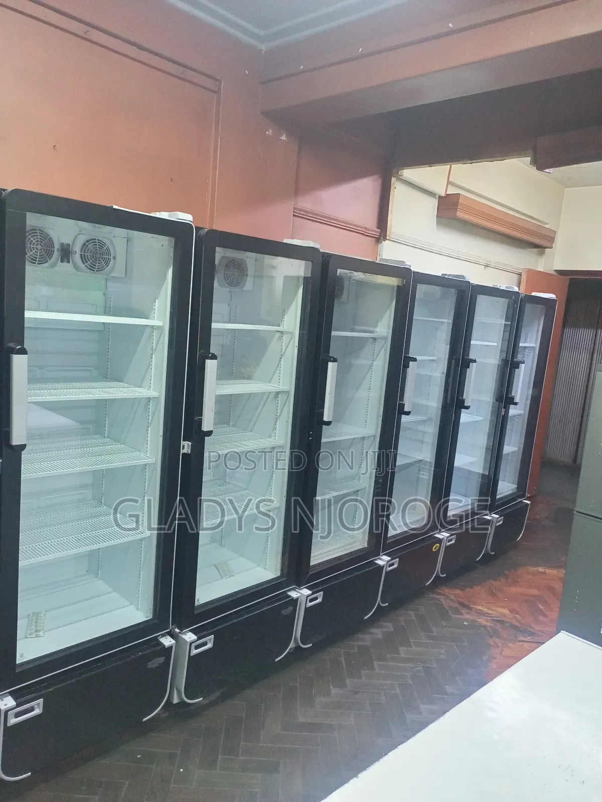 Commercial Chiller( as Good as New) Perfect Performance