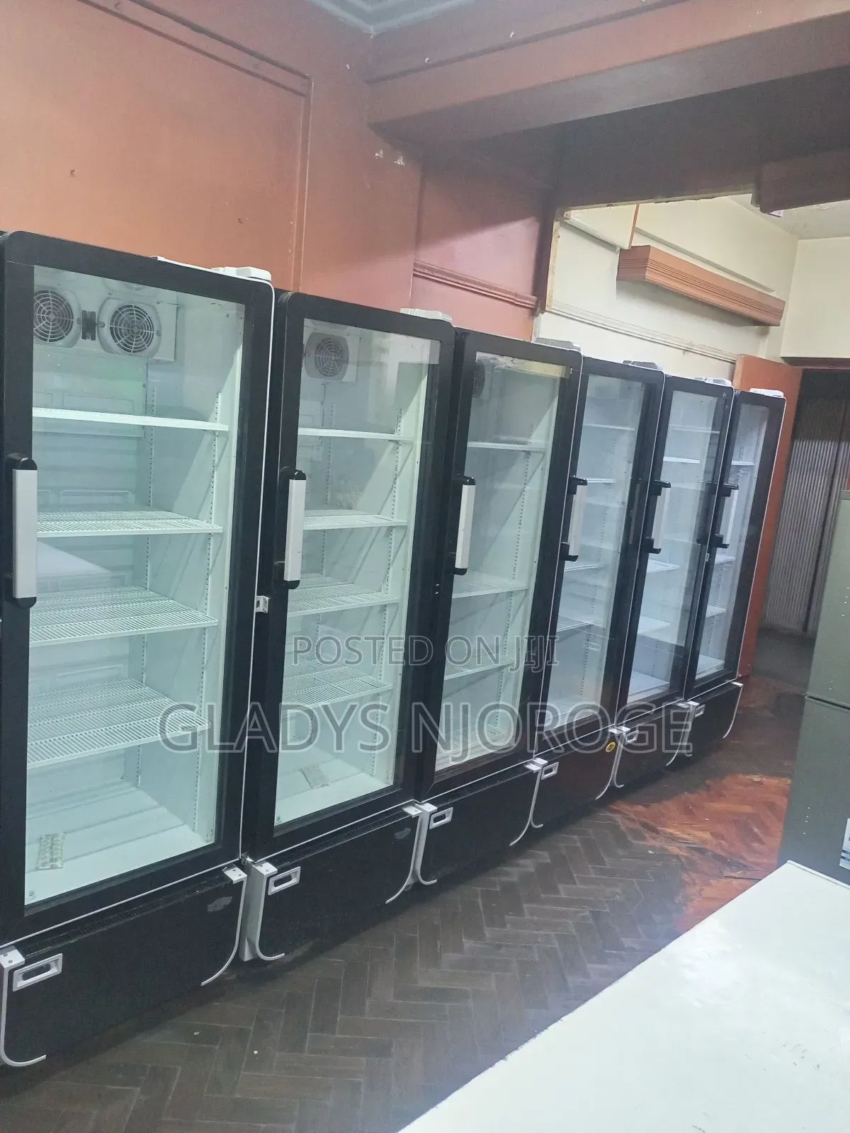 Commercial Chiller( as Good as New) Perfect Performance