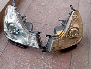 Nissan Wingroad Y12 Xenon Headlamps, Clean Ex Japan Motor Parts