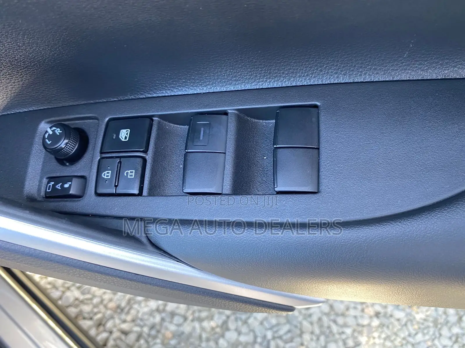 Toyota Corolla Cross 2022 Brown