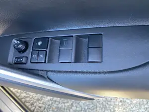 Toyota Corolla Cross 2022 Brown