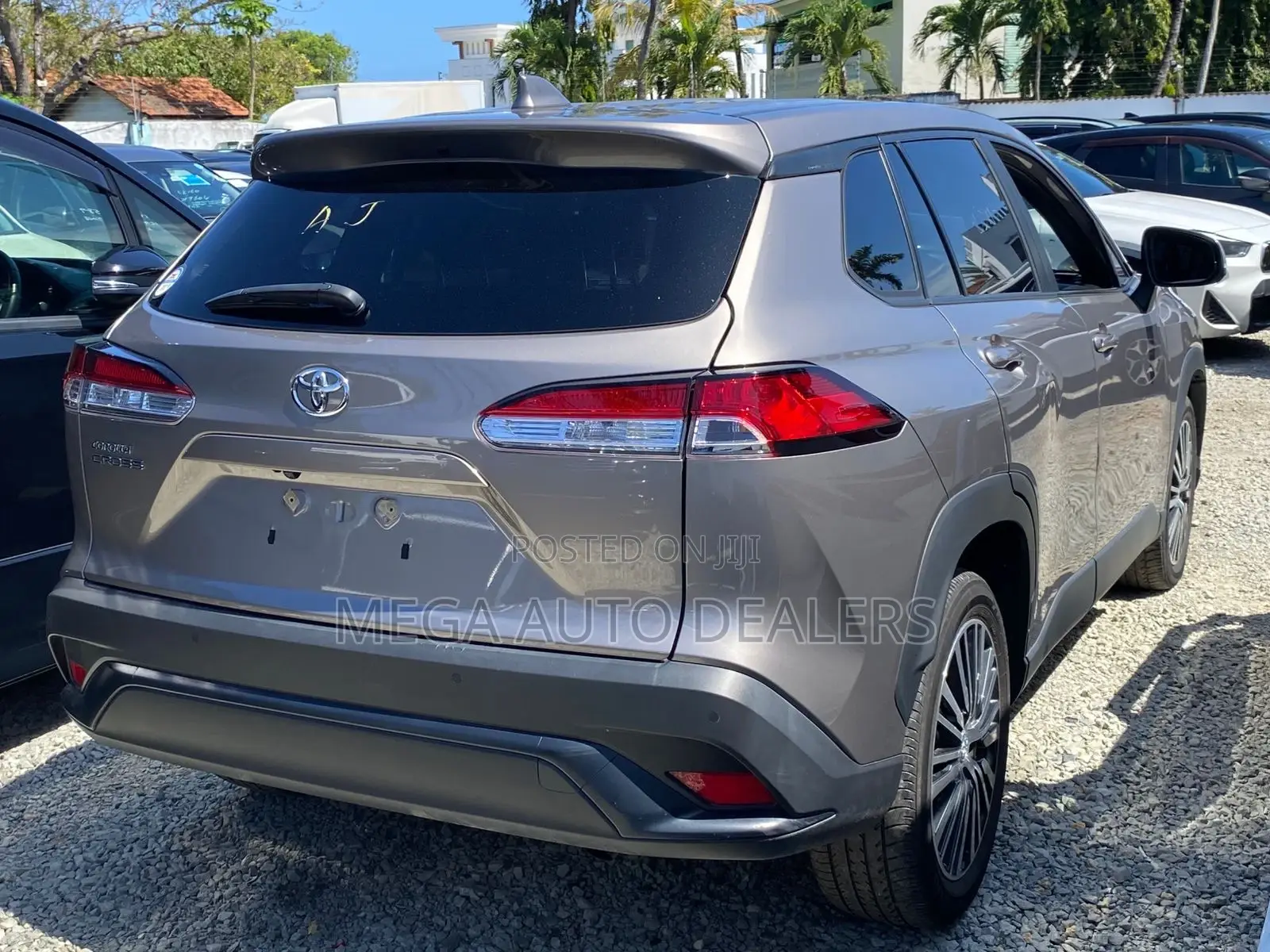 Toyota Corolla Cross 2022 Brown