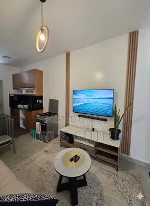 Luxurious 1 Bedroom Airbnb in Roysambu | Furnished | Netflix Parking