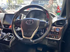 Toyota Esquire 2018 Black