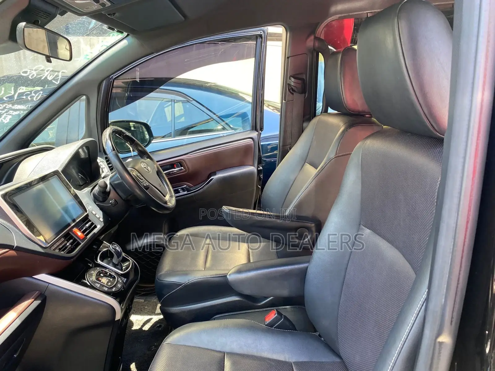 Toyota Esquire 2018 Black