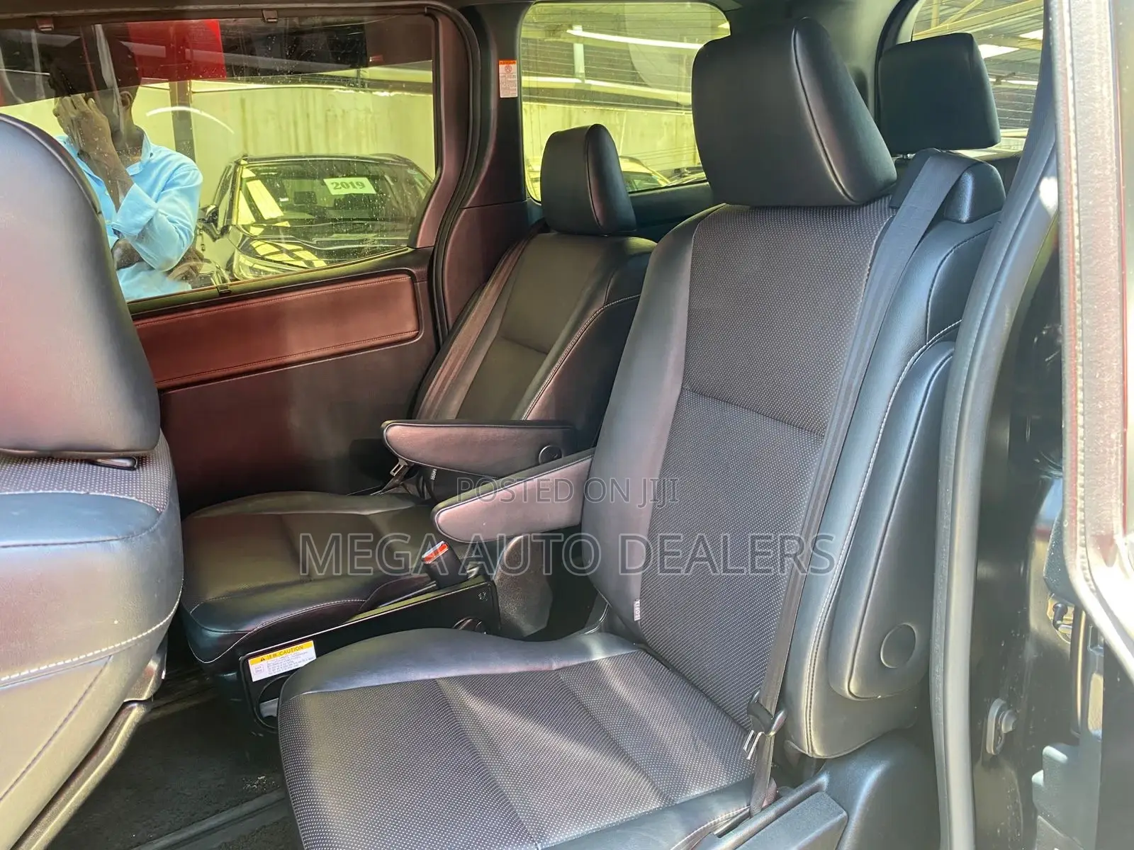 Toyota Esquire 2018 Black