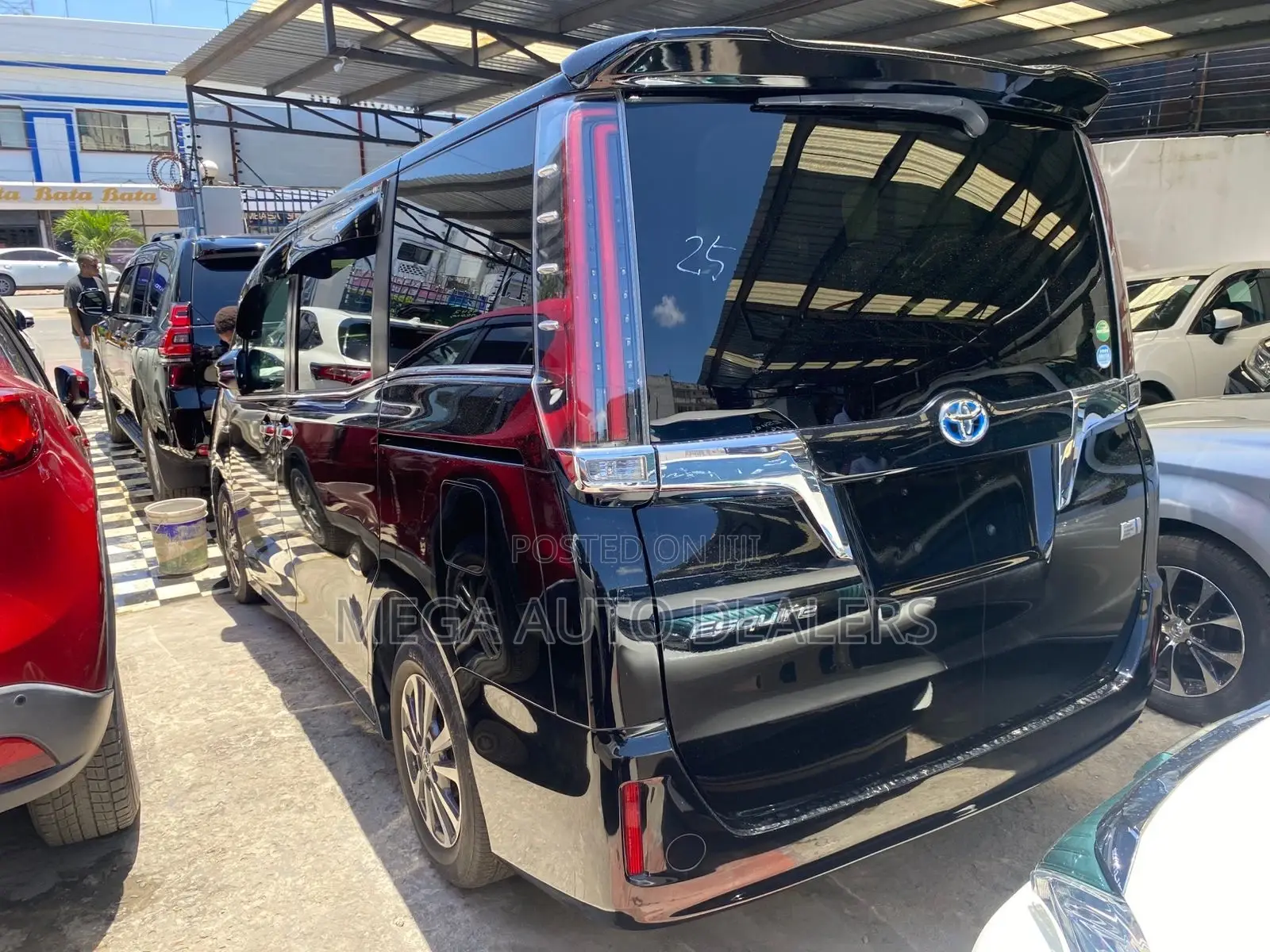 Toyota Esquire 2018 Black