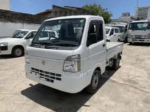 Nissan 100 2018 White