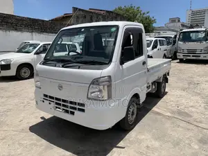 Nissan 100 2018 White