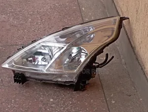Nissan Teana J32 Model 2012 Xenon Headlamp. Ex Japan