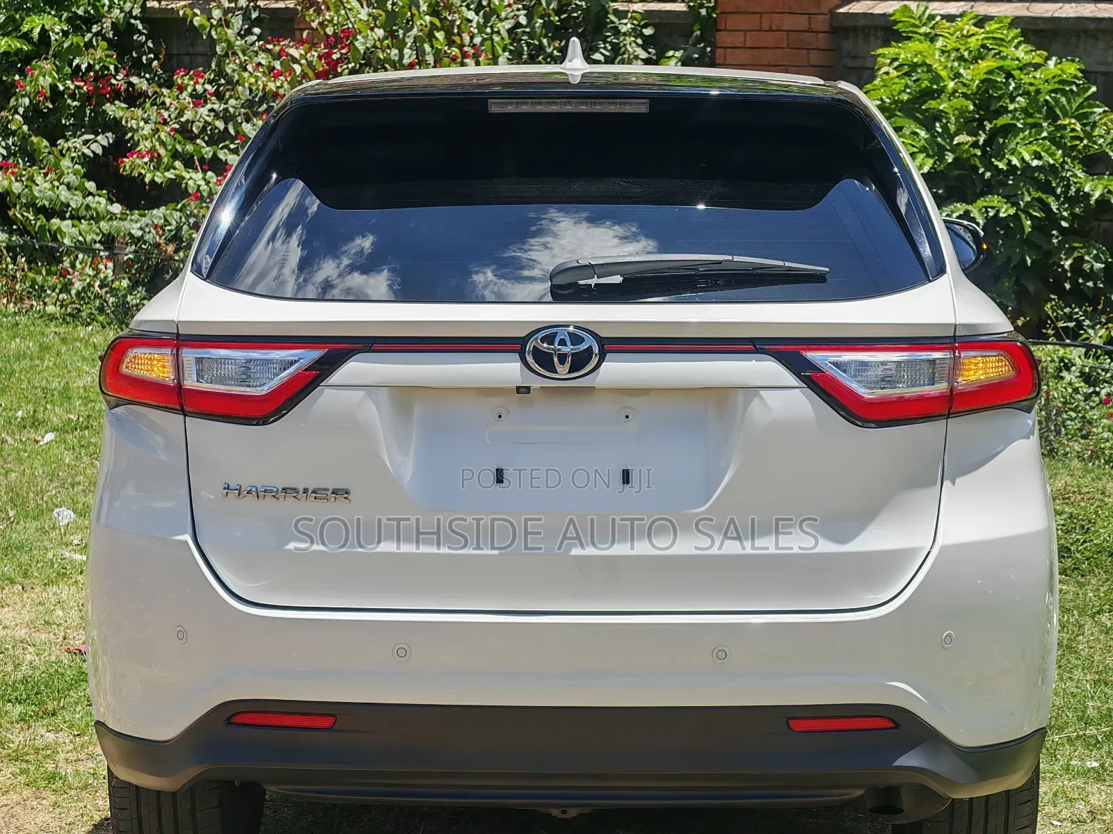 Toyota Harrier 2.0 2018 White