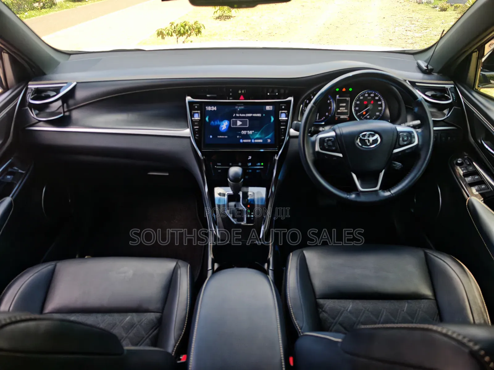Toyota Harrier 2.0 2018 White