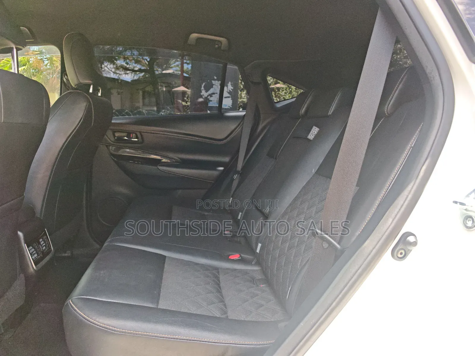 Toyota Harrier 2.0 2018 White