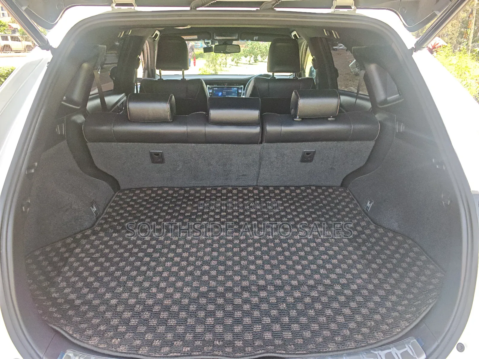 Toyota Harrier 2.0 2018 White
