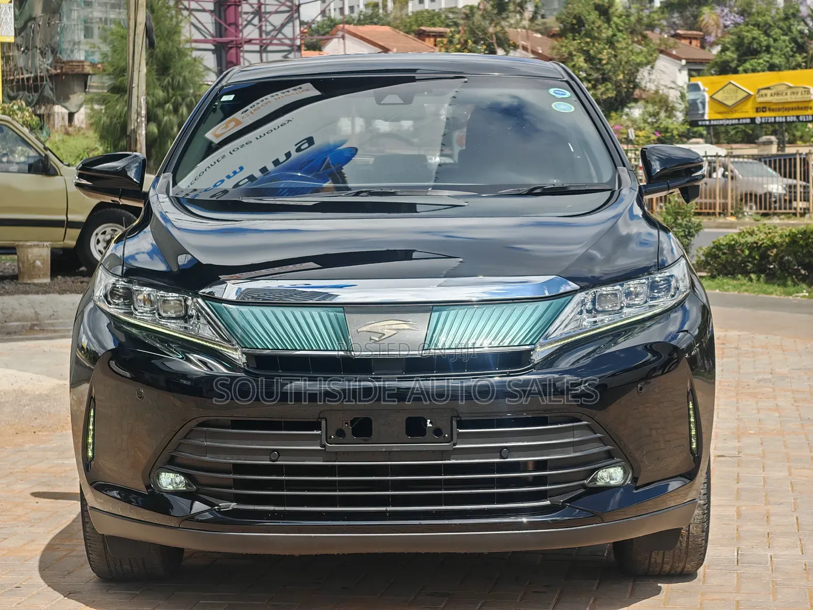 Toyota Harrier 2.0 2018 Black