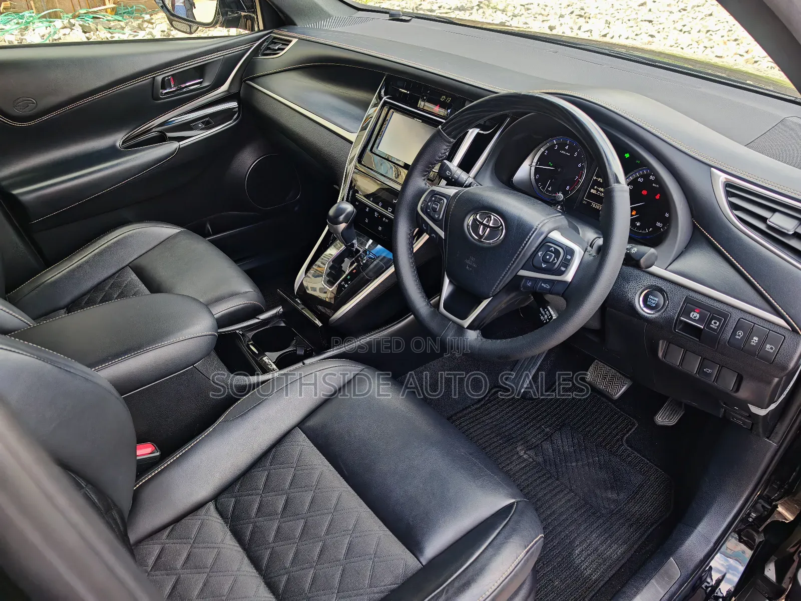 Toyota Harrier 2.0 2018 Black