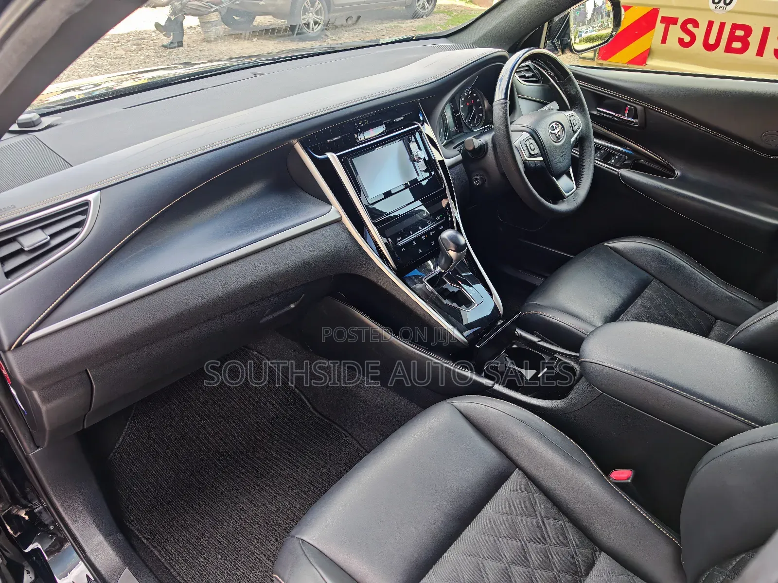 Toyota Harrier 2.0 2018 Black