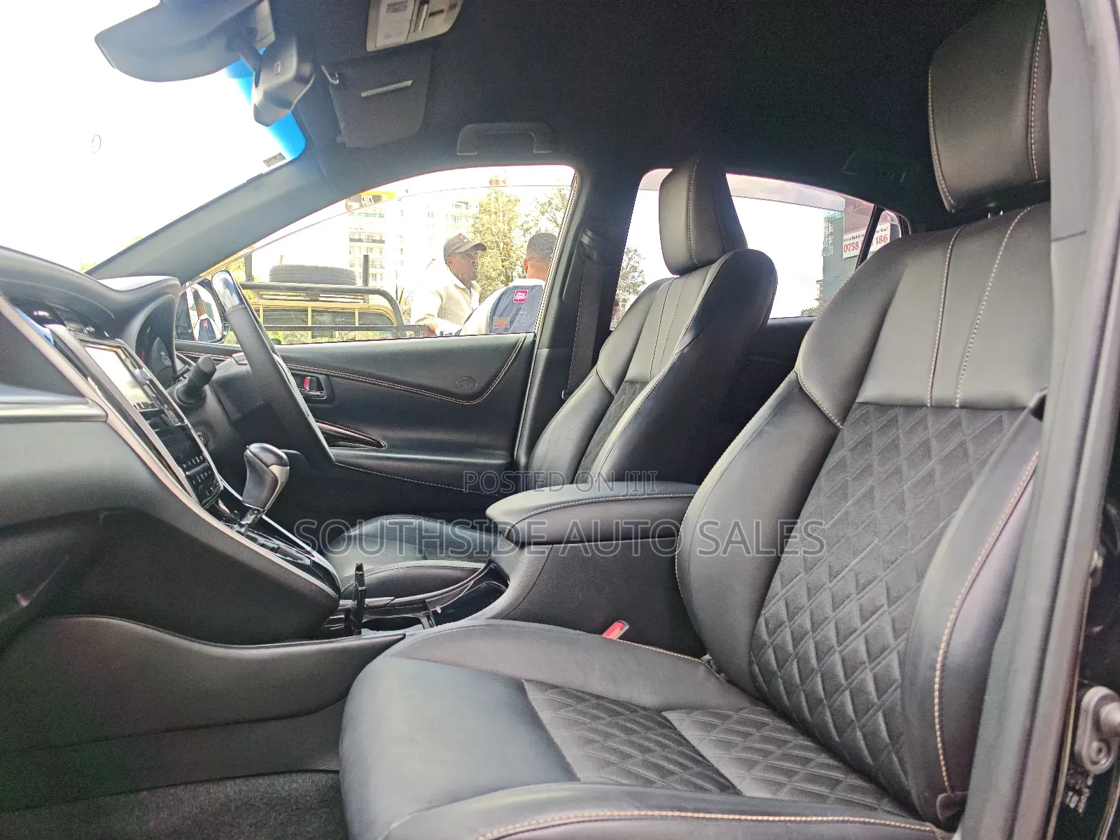 Toyota Harrier 2.0 2018 Black