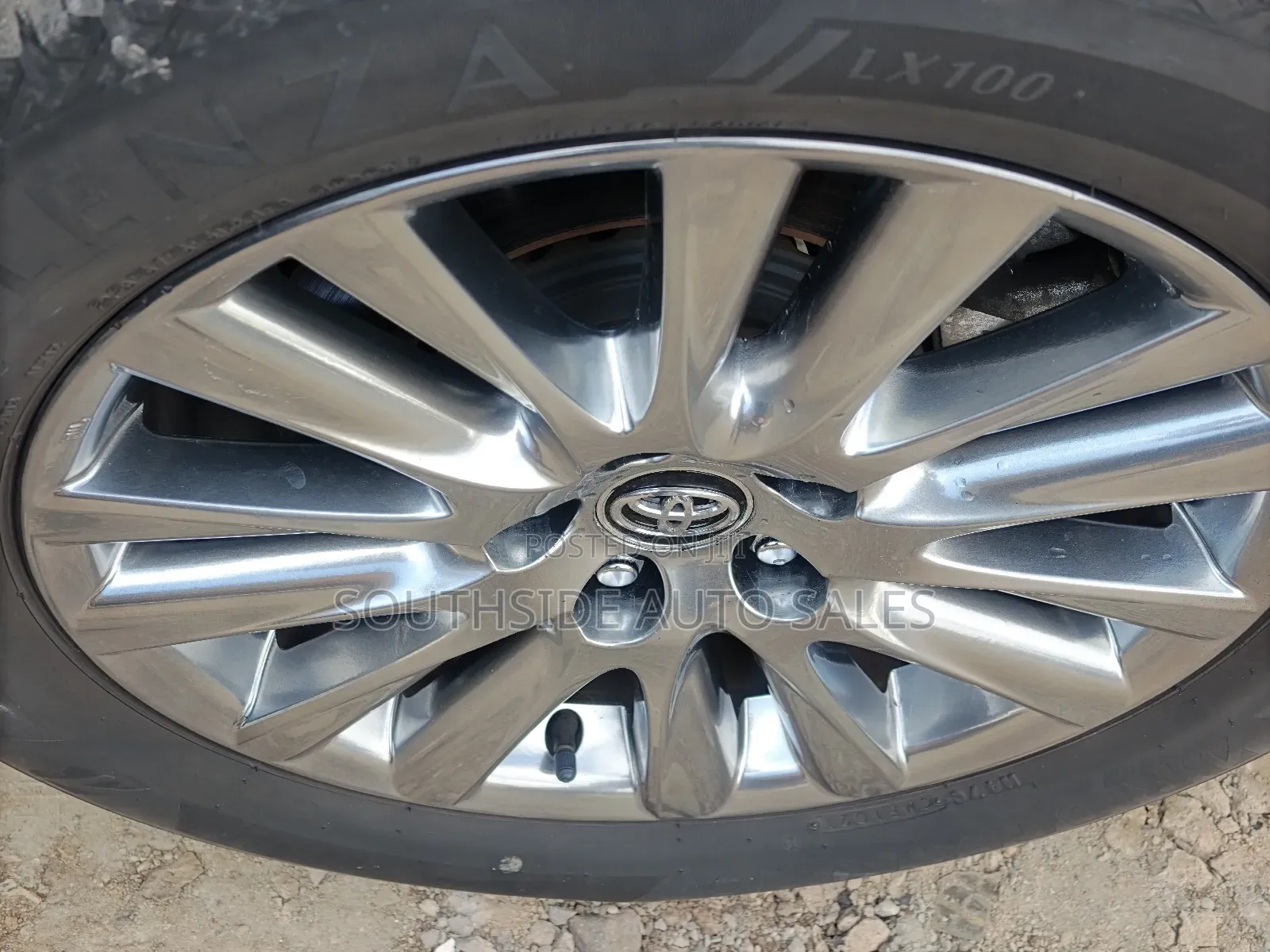 Toyota Harrier 2.0 2018 Black