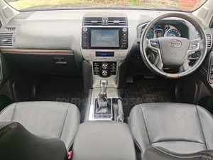 Toyota Land Cruiser Prado 2.8 2019 Black