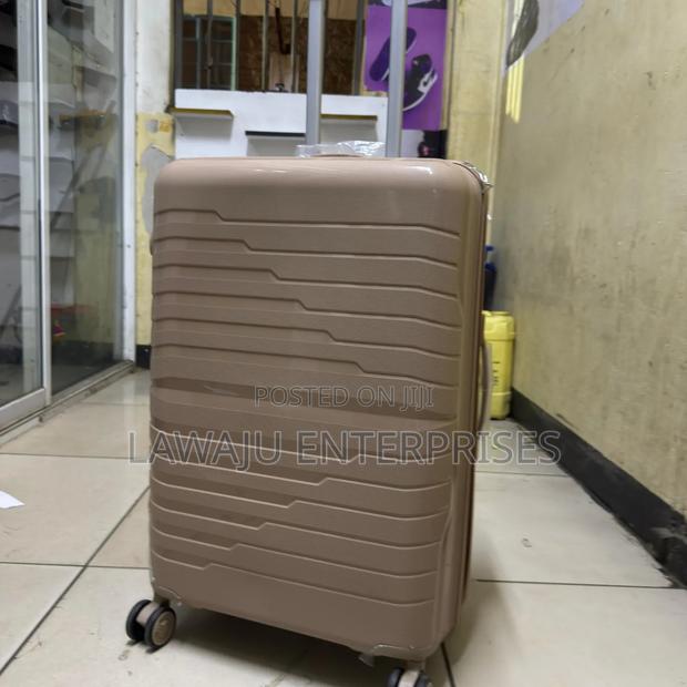 Unbreakable Suitcase - thumbnail 3