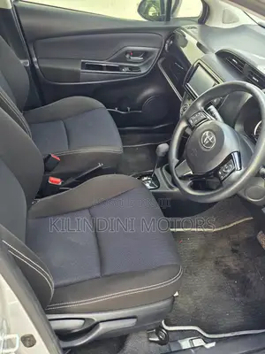 Toyota Vitz 2019 Silver