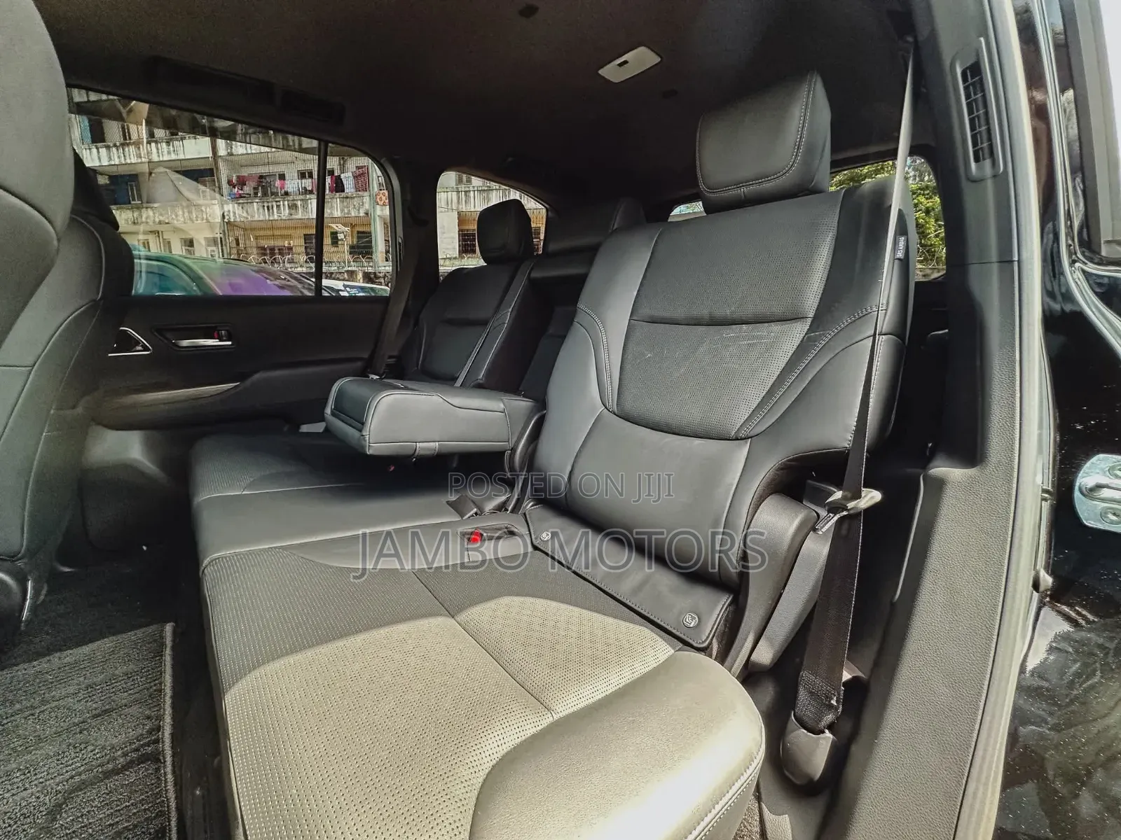 Toyota Land Cruiser LC300 2024 Black