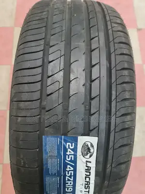 245 /45 R19 Lancaster