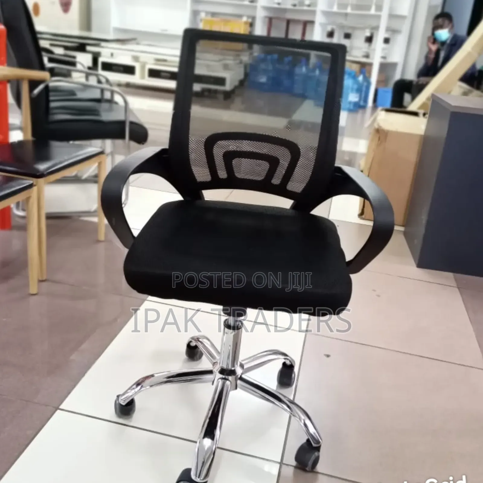 Executive Office Chair With Armrest