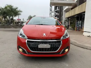 Peugeot 208 2018 Orange