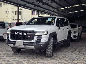 New Toyota Land Cruiser LC300 2023 White