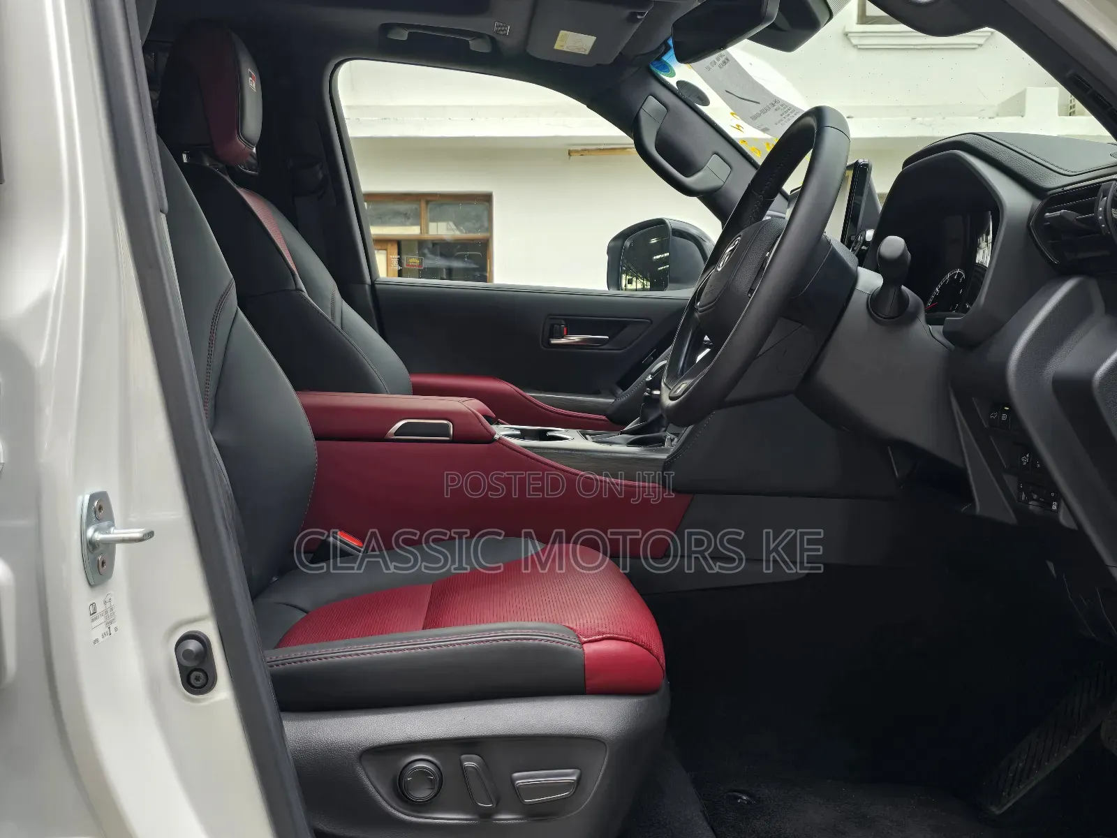 New Toyota Land Cruiser LC300 2023 White