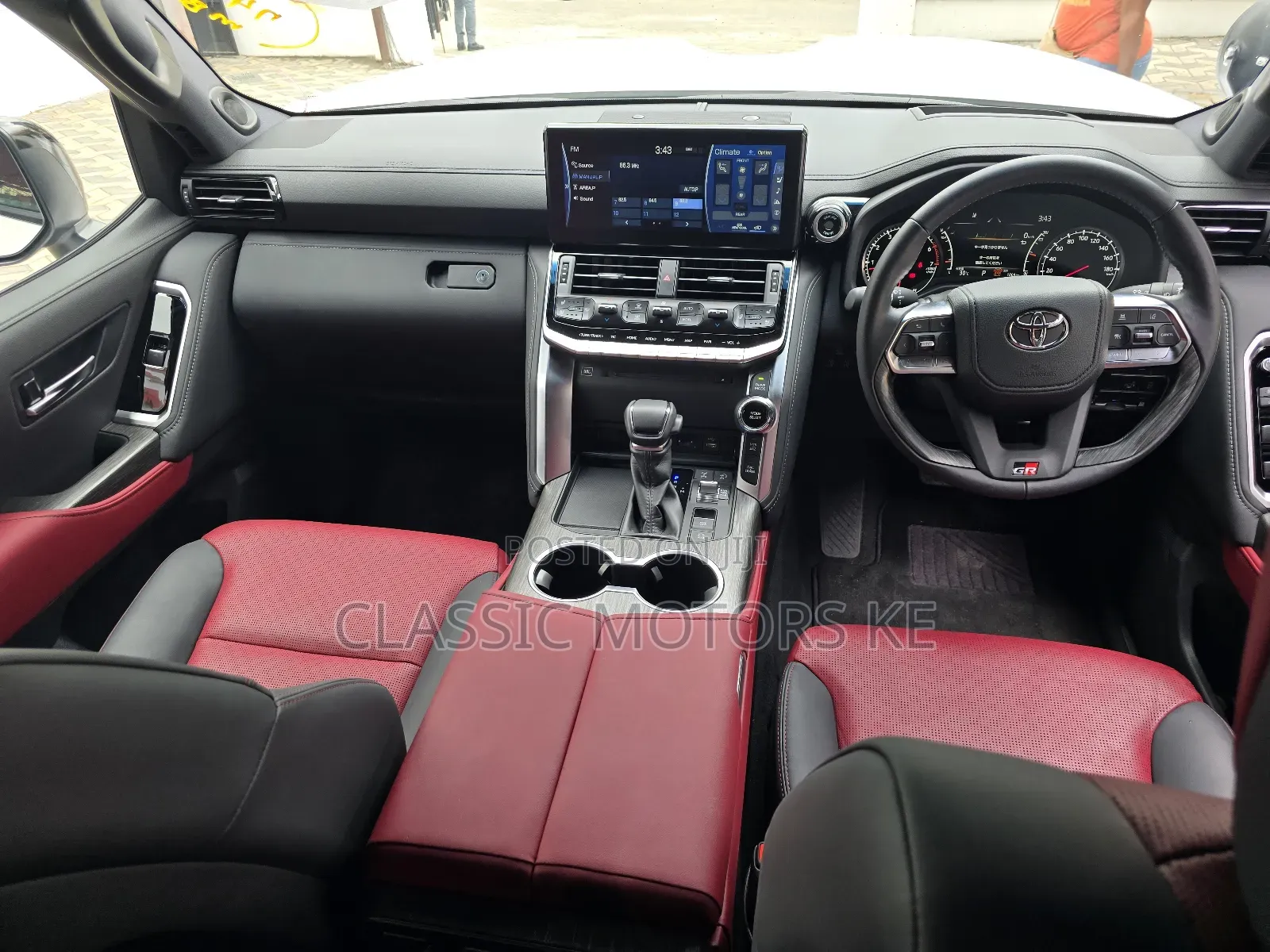 New Toyota Land Cruiser LC300 2023 White