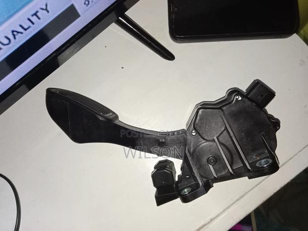 Land Cruiser Prado J150 Accelerator Pedal Sensor - thumbnail 3