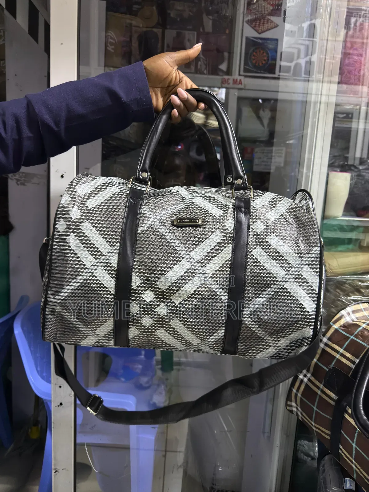 Multi Colored Medium Size Leather Duffle Bags at 1200