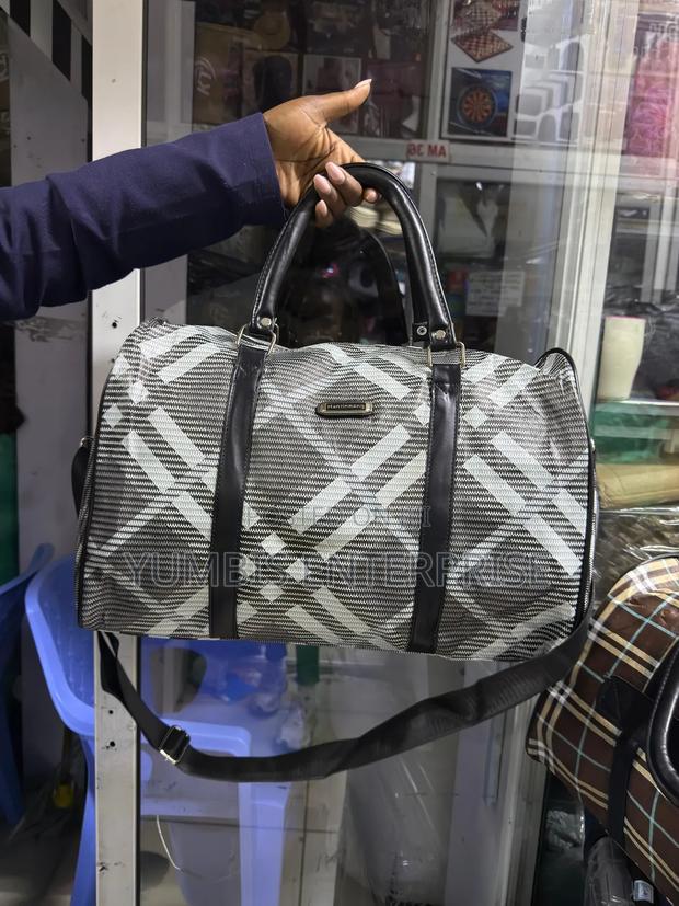 Multi Colored Medium Size Leather Duffle Bags at 1200